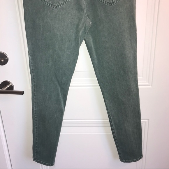 🔴 4/$15 Isabel Maternity Target 🎯 Brand green denim skinny jeans size 8 in EUC - Picture 7 of 9